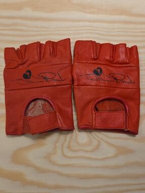 Vintage 90's WWF Shawn Michaels Red Signature Gloves (Large)